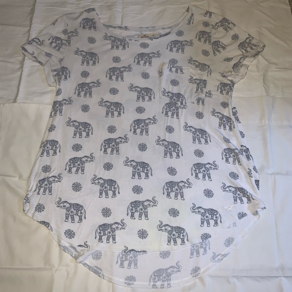 hollister elephant t-shirt
